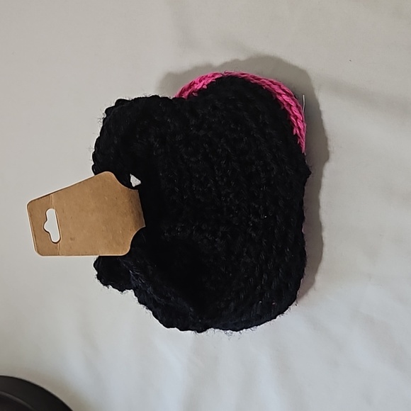 Hand Crafted Hand Knit Crochet Hand bag black & Barbie Pink Bow silhouette 6"x4" - Picture 15 of 17